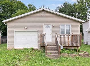 1852 2nd St SW, Akron, OH 44314