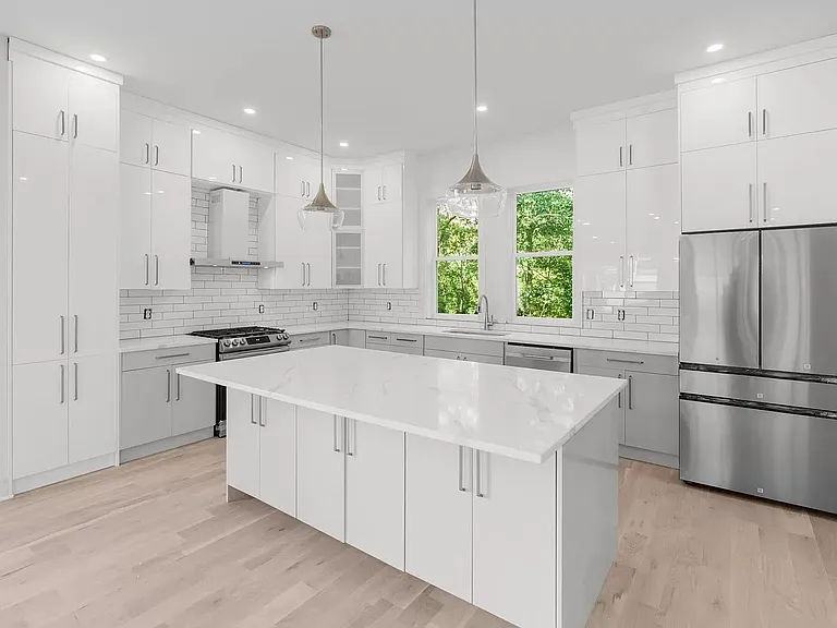 2321A Carter Ave — Photo 13