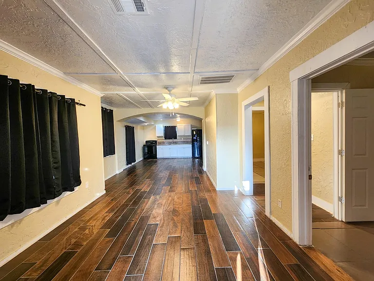 2222 Hogg St — Photo 1