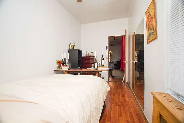 Rented by Nooklyn NYC LLC | media 7