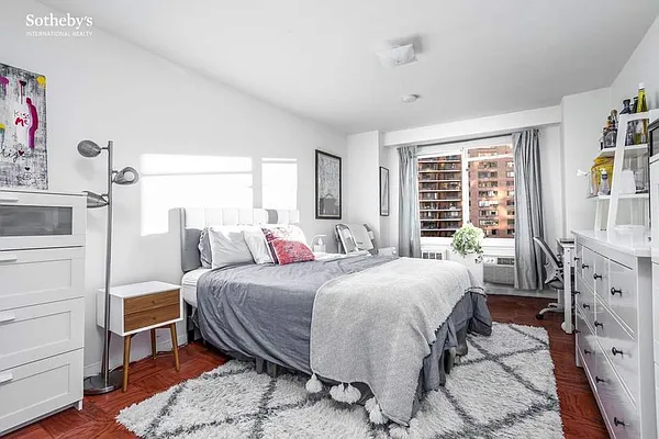 Sold by Sotheby's International Realty | media 8