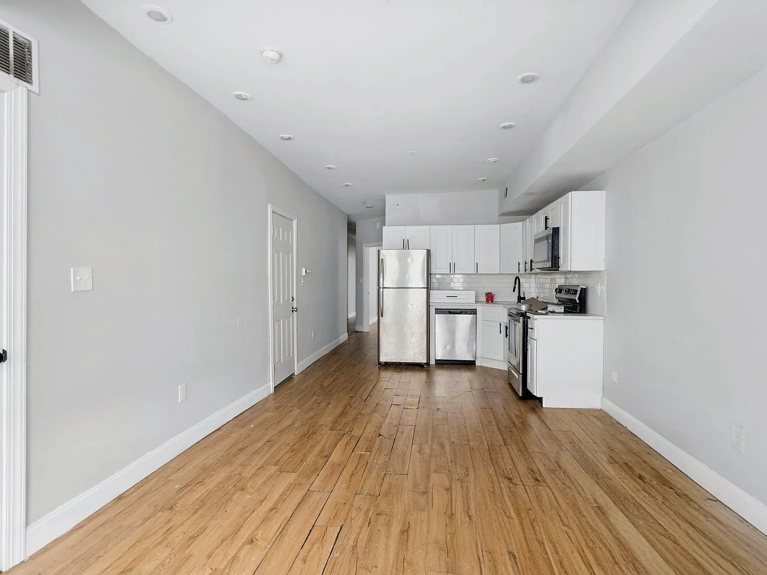 3 Bedroom Available Now — Photo 2