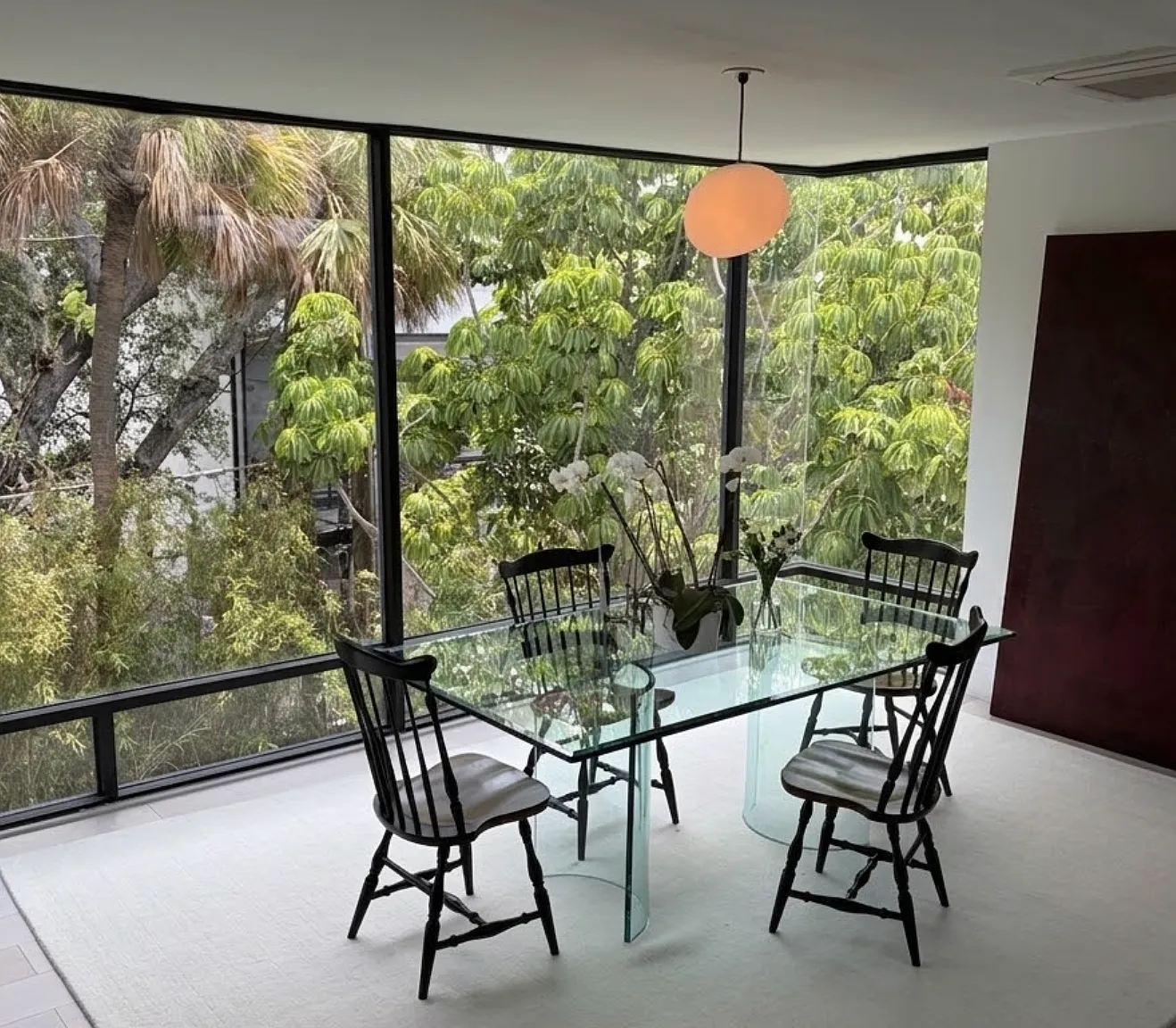 3 bed, 2.5 bath, 2025 sqft, $9,600 — Photo 1