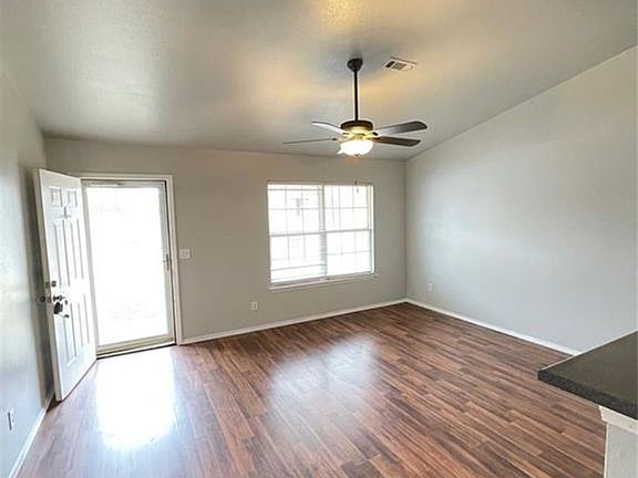 2nd image of 1132 S Nelson Dr