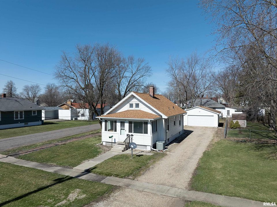 1st image of 615 E 5th St