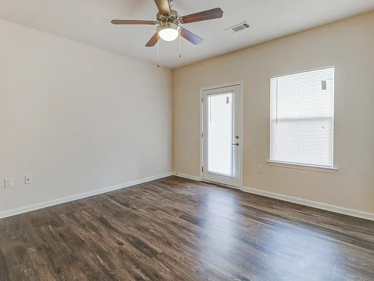 Chaney Ridge Apartments — Photo 24