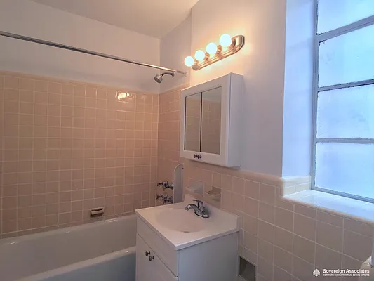 Rented by Sovereign Associates | media 16
