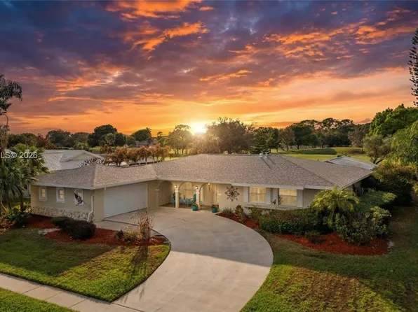 2802 SE Pine Valley St, Port Saint Lucie, FL 34952