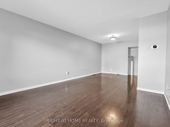 5th image of 46 Aloma Cres