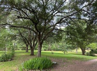 2 Perry Rd, Natchez, MS 39120