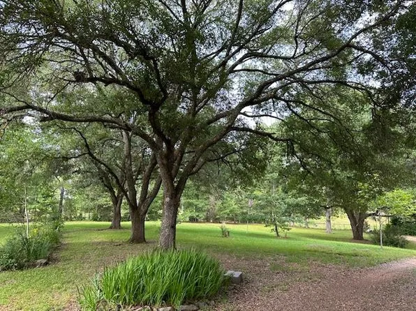 2 Perry Rd, Natchez, MS 39120