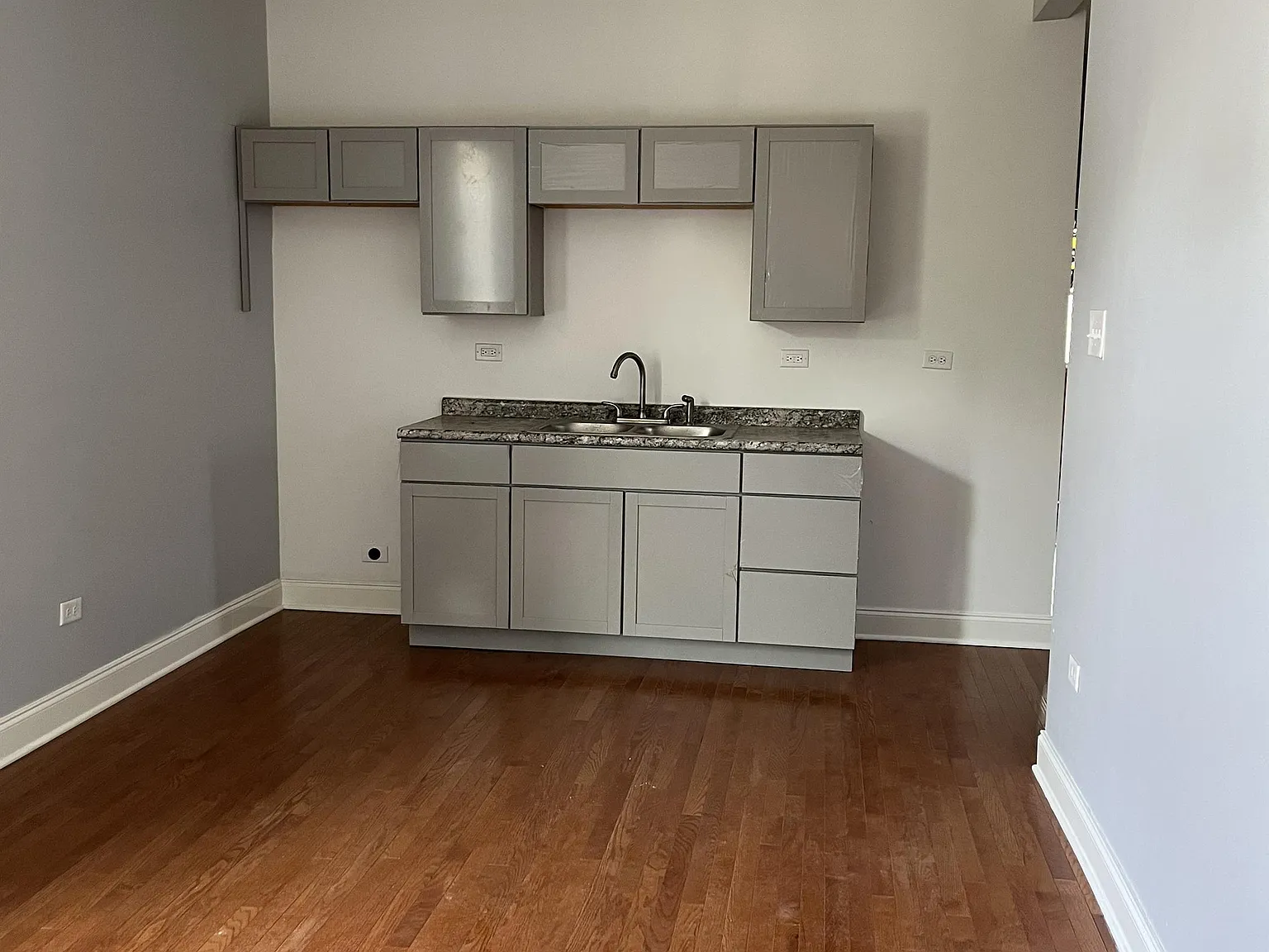 7817 South South Shore Drive — Photo 3