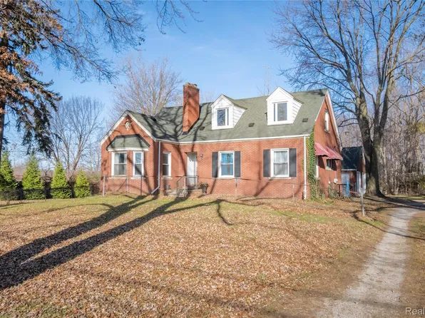 38172 Van Born Rd, Wayne, MI 48184