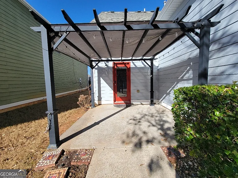 175 Stillwood Dr — Photo 32
