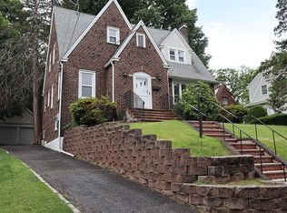 311 Walnut St, Nutley, NJ 07110