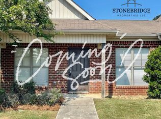 512 Castlebury Ln, Calera, AL 35040