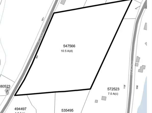 332 Creek Rd, Pleasant Valley, NY 12569