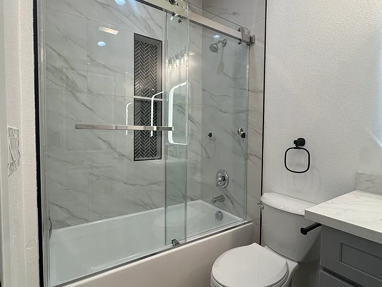 215 W Nevada St #C — Photo 12