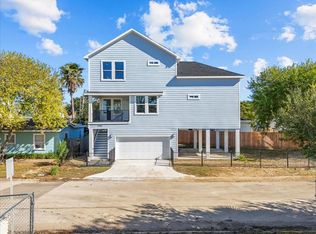 1910 Bayou Shore Dr, Galveston, TX 77551