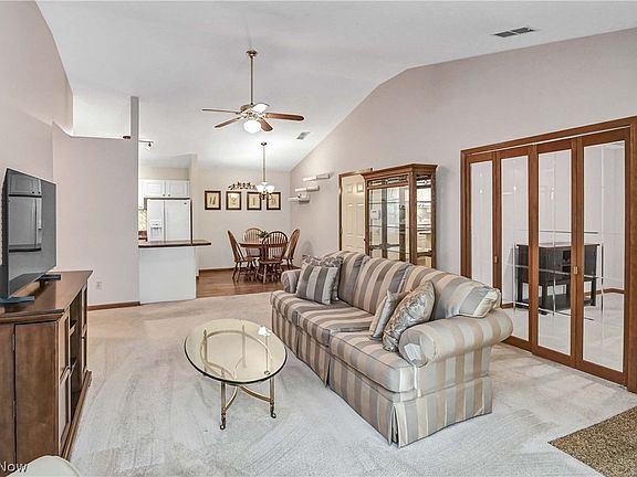 2nd image of 2870 Shakespeare Ln