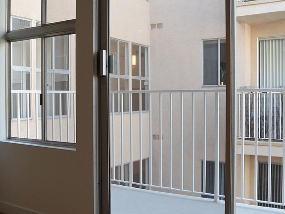 3rd image of 817 4th St #203