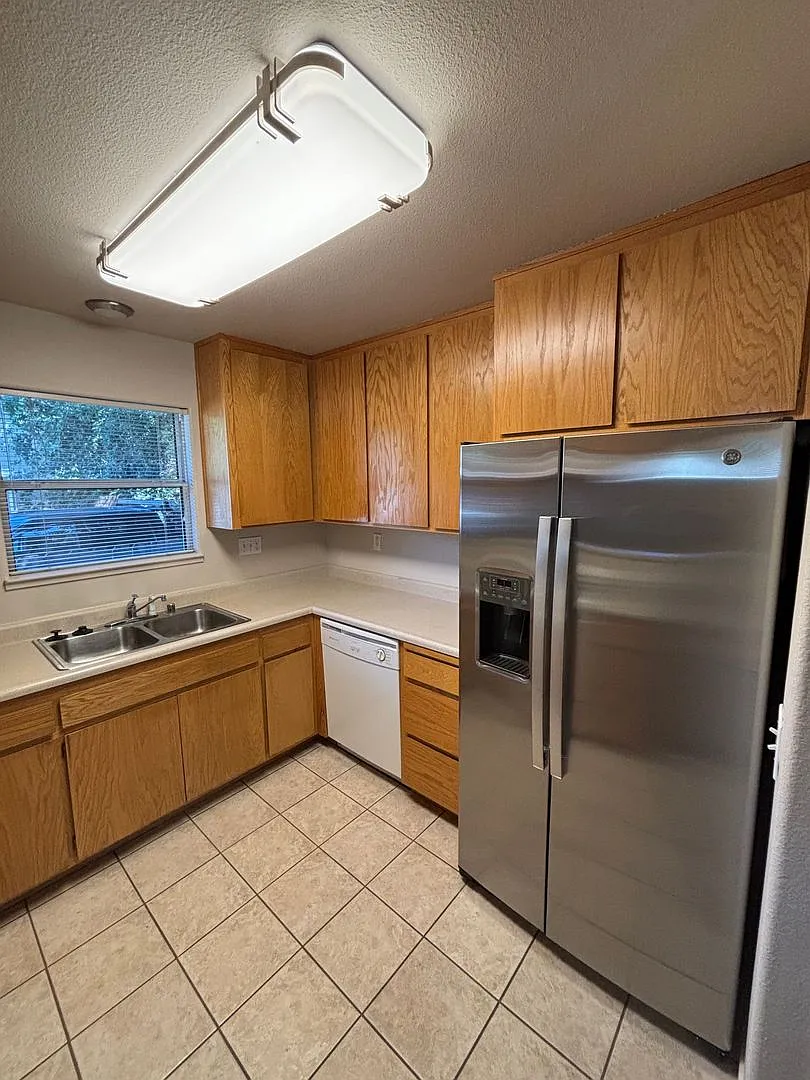 Northeast Santa Rosa 2 Bedroom 1.5 Bathroom Single Family Home with A/C — Photo 4
