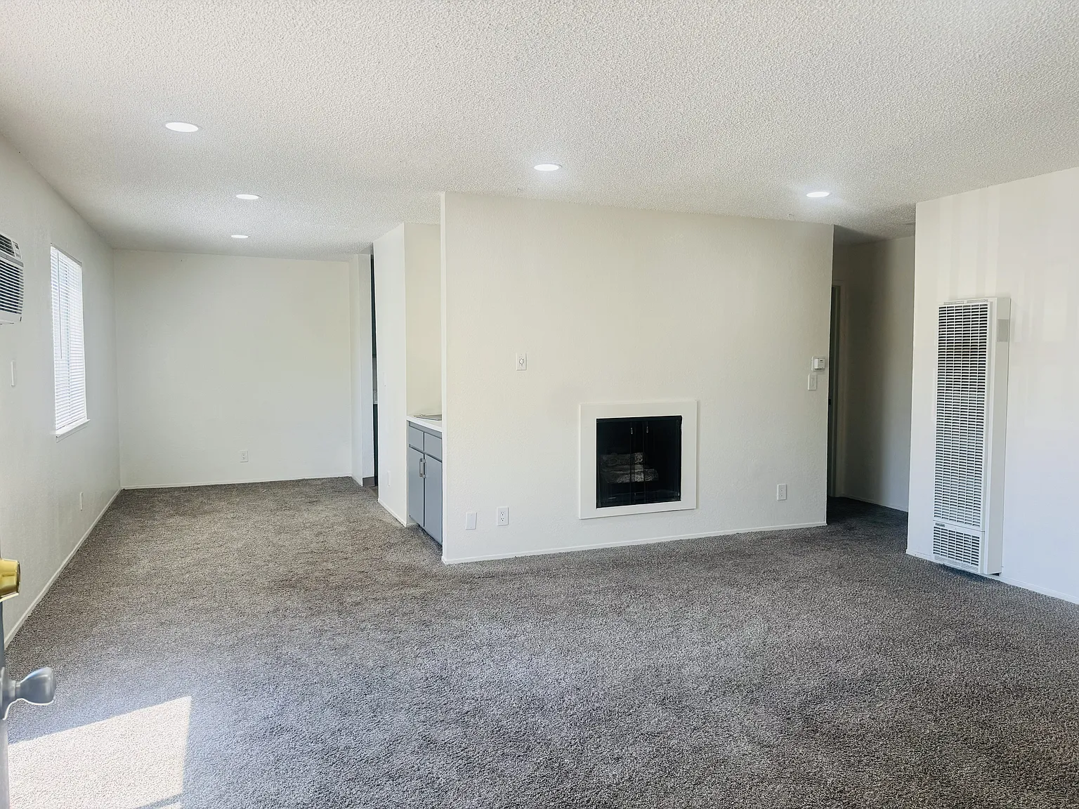 2 bed, 850 sqft, $1,800 — Photo 1
