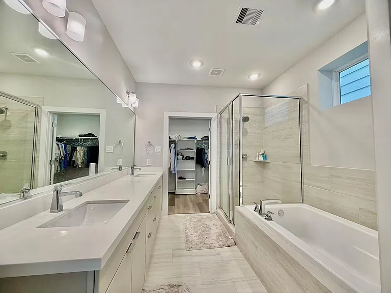 1254 N Post Oak Rd #B — Photo 12