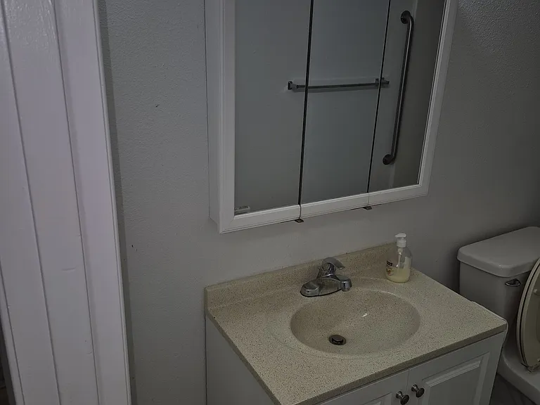 10931 NE Glisan St #31 — Photo 5