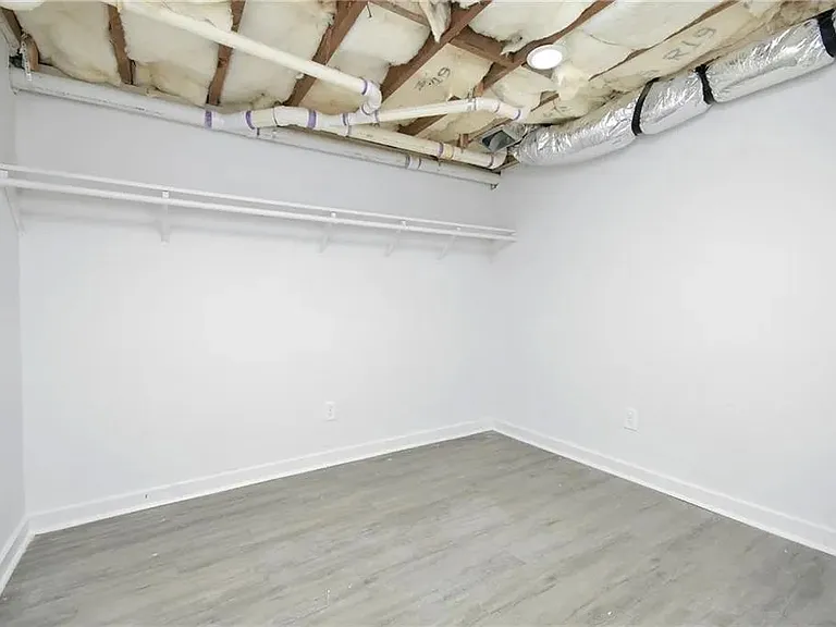 220 Napoleon Dr SW — Photo 28