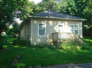 38310 N 3rd Ave, Spring Grove, IL 60081