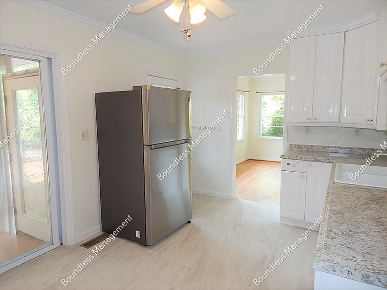 1033 Scott Blvd — Photo 10
