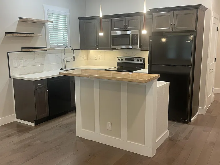 309 W Duffy St #B — Photo 14