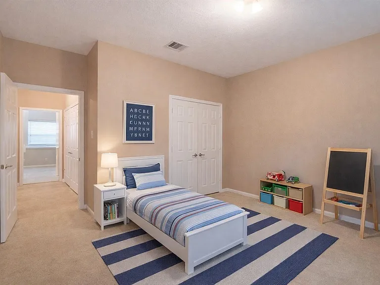 418 Price Dr — Photo 16