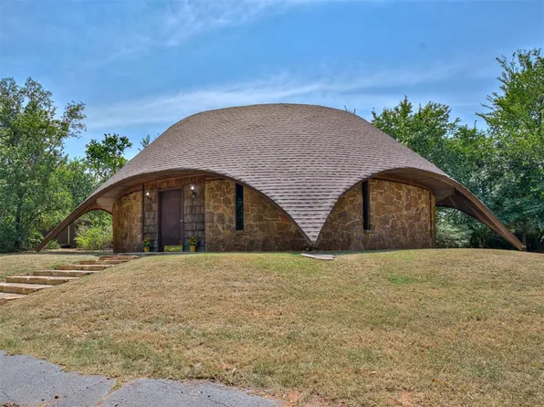 2800 Deer Creek Dr, Edmond, OK 73025