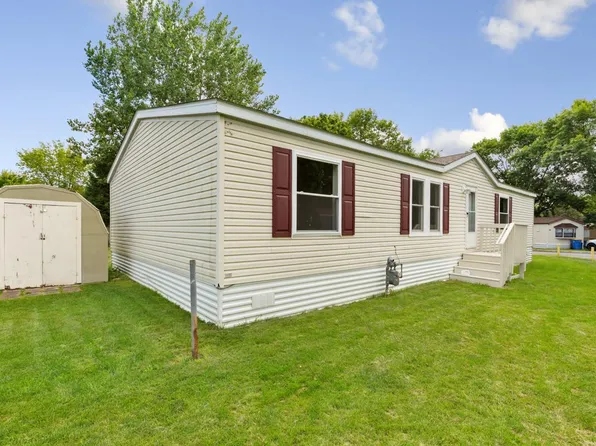 2126 3rd Ave NW Trailer 20, Owatonna, MN 55060