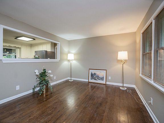 5th image of 1015 S Baird Ln