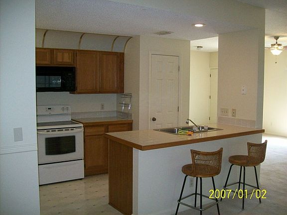 4th image of 13 Navarra Ct