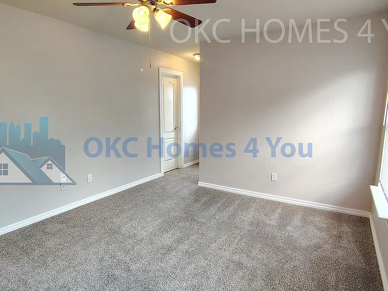 606 Garrison Ln — Photo 14