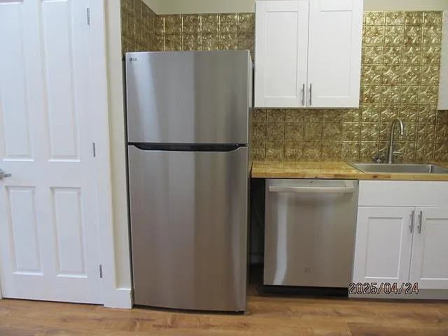 1 bed, 1.0 bath, 10950 sqft, $1,450 — Photo 2