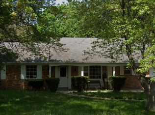 3368 Springdale Dr, Lambertville, MI 48144