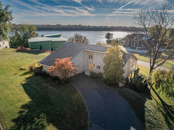 6788 Old Stonehouse Dr, Newburgh, IN 47630