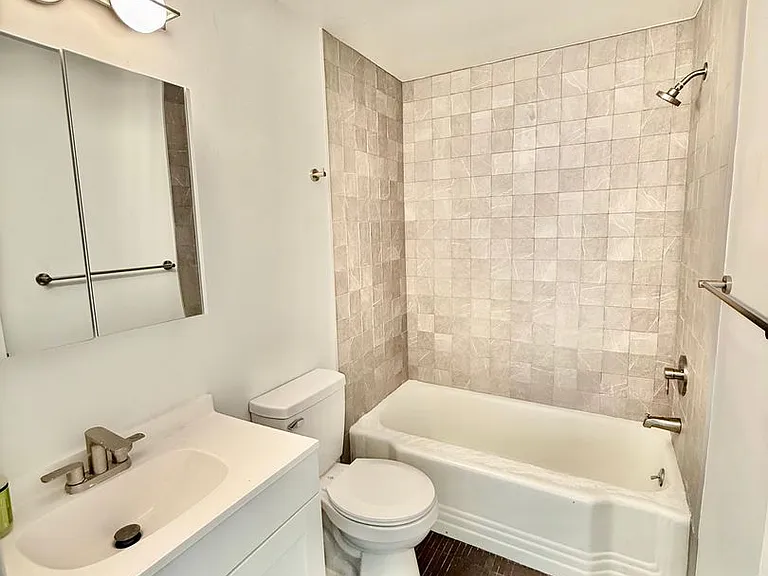 8352 Wabash Ave S — Photo 1