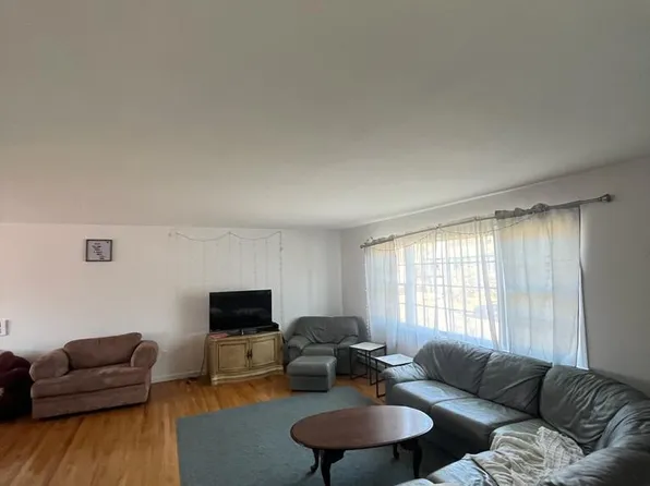 123 Folino Dr, Bridgeport, CT 06606