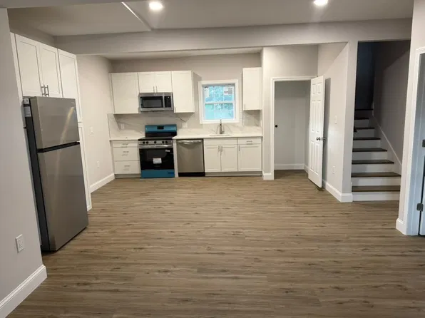 131 Tolles St #3, Nashua, NH 03064