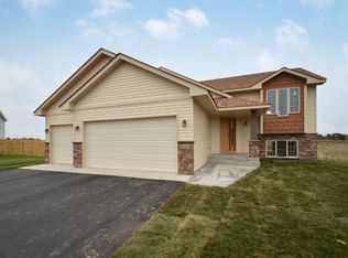 7164 379th St, North Branch, MN 55056