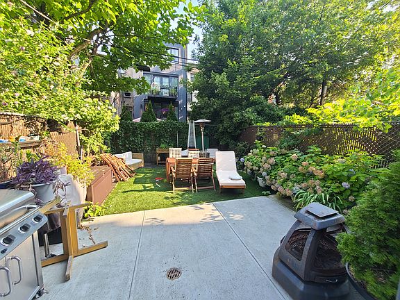 2nd image of 232 Quincy St #1
