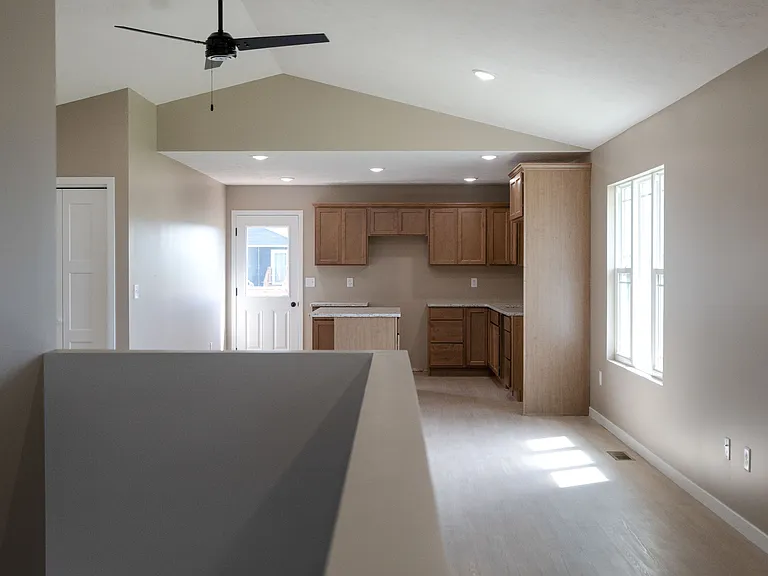 4325 Dawn St — Photo 2