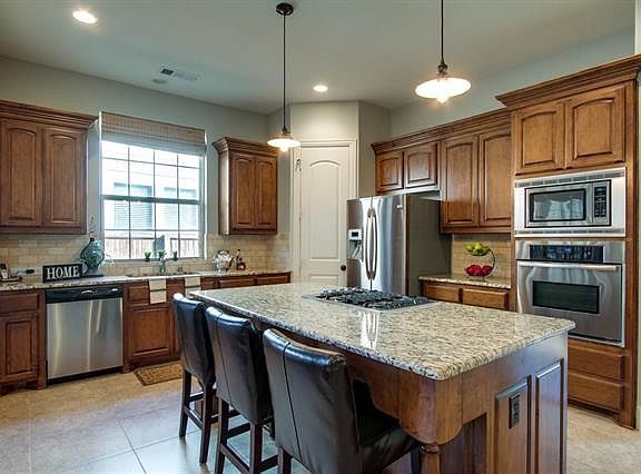 4th image of 2507 Lady Viviane Ln