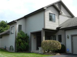 29 Spruce Rdg, Fairport, NY 14450